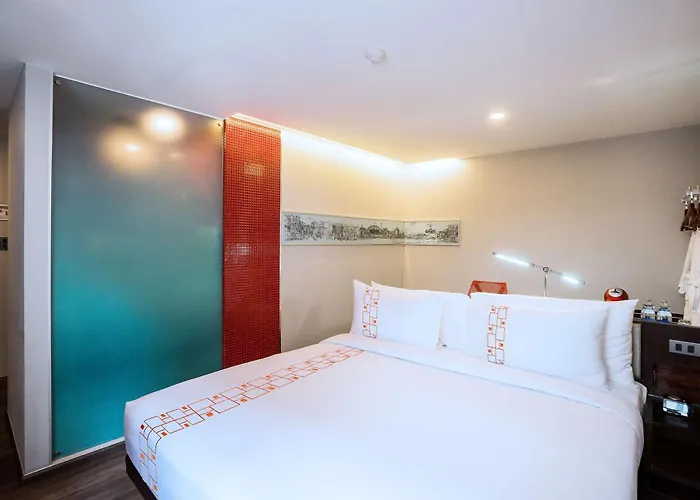 Vib Western Sanam Pao Hotel
