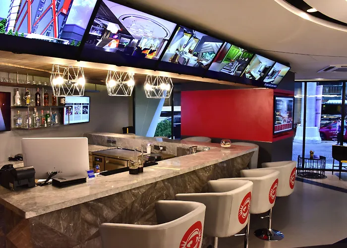 Hotel Vib Western Sanam Pao Bangkok