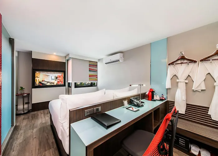 Vib Western Sanam Pao Hotel 3*