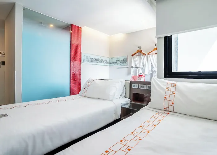 Vib Western Sanam Pao Bangkok