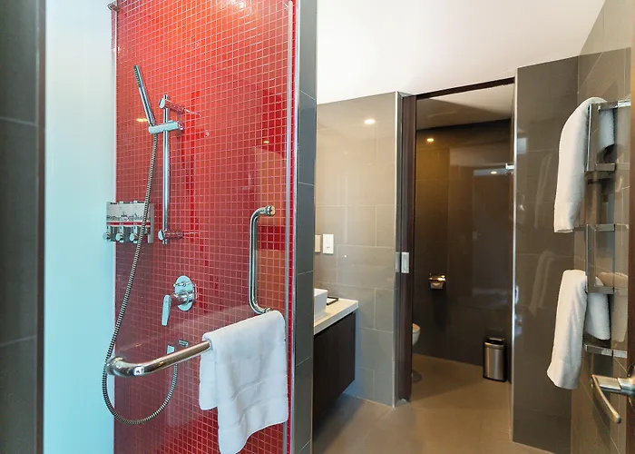 Vib Western Sanam Pao Hotel