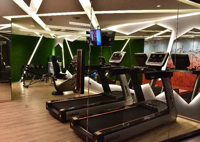 Hotel Vib Western Sanam Pao Bangkok