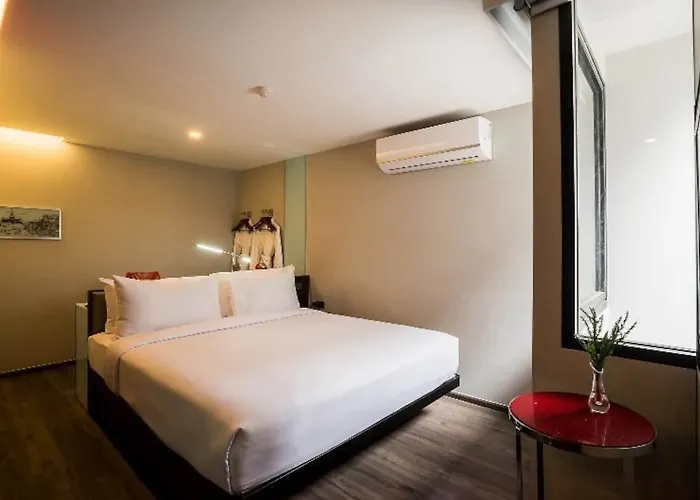 Vib Western Sanam Pao Bangkok